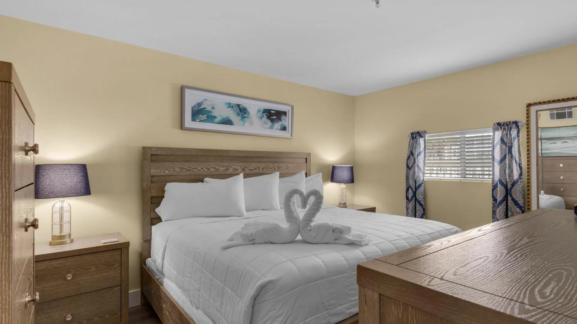 Crystal Sands 103A By Newman-Dailey Destin Apartment