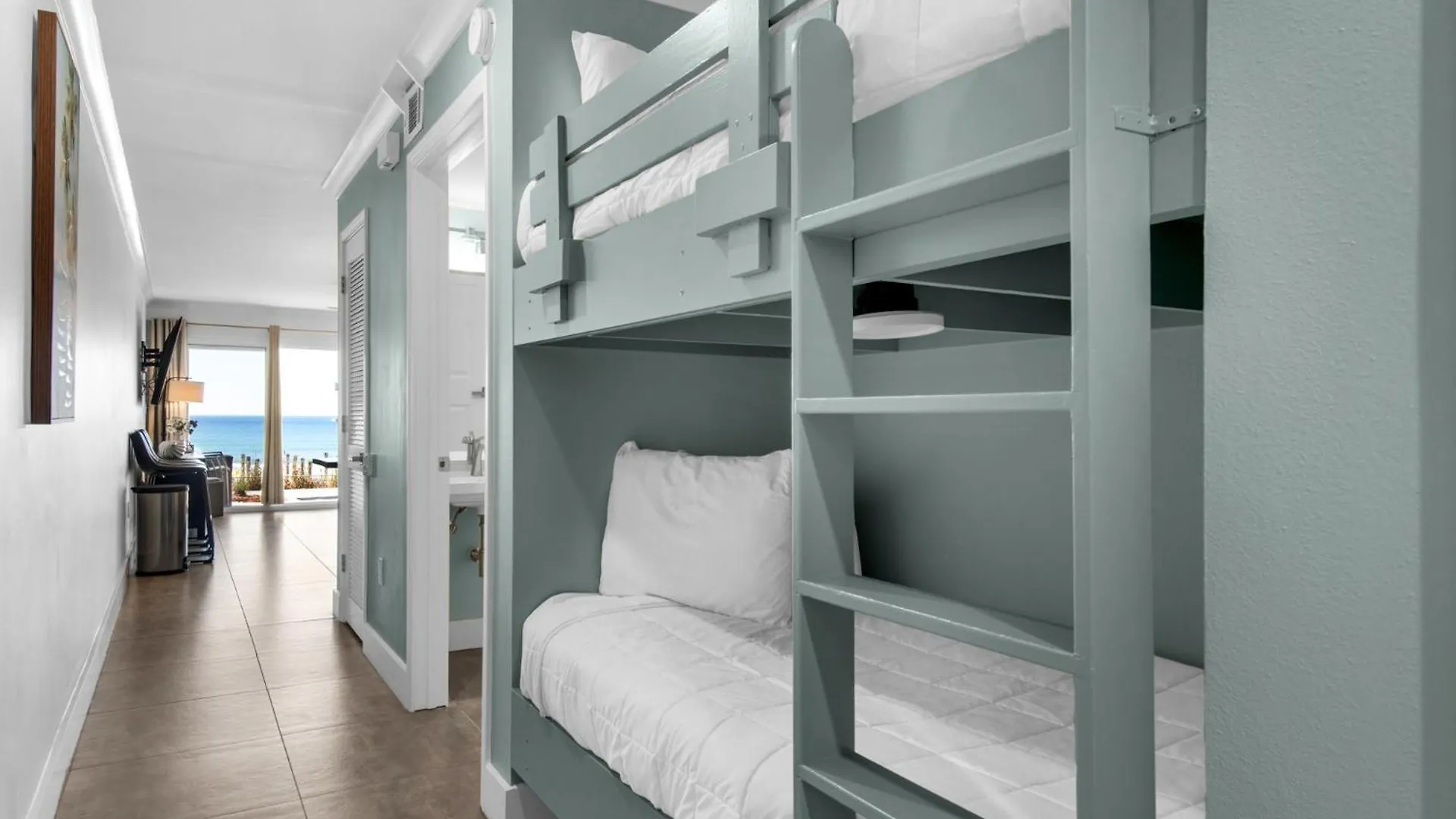 Apartment Crystal Sands 103A By Newman-Dailey Destin USA